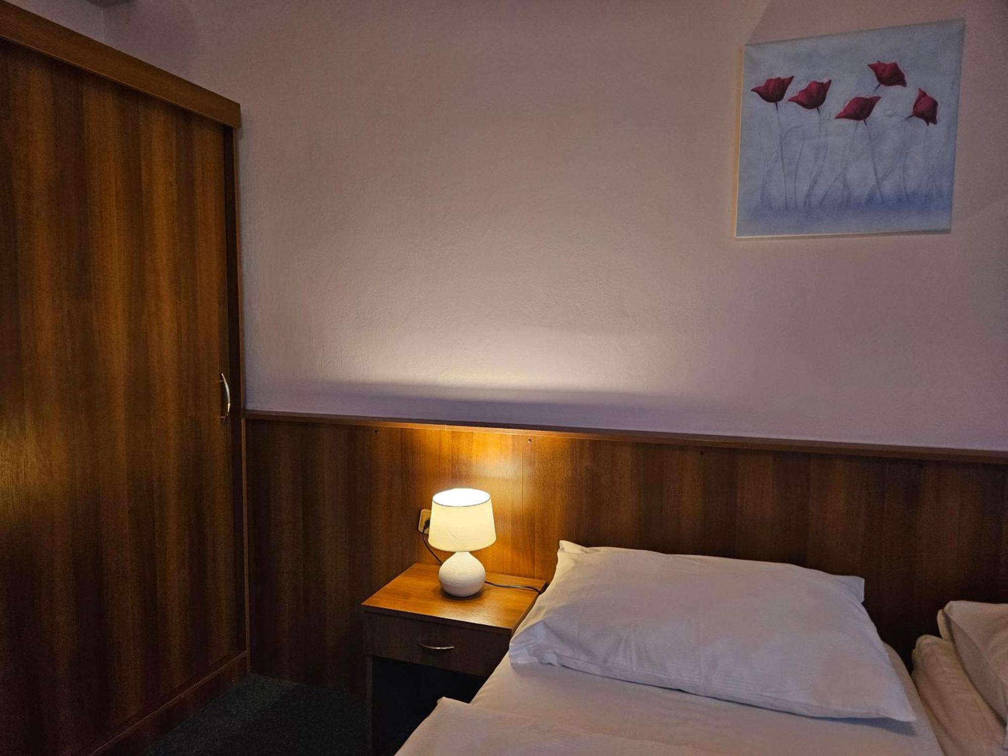 Hotel Trim Pardubice Exterior foto