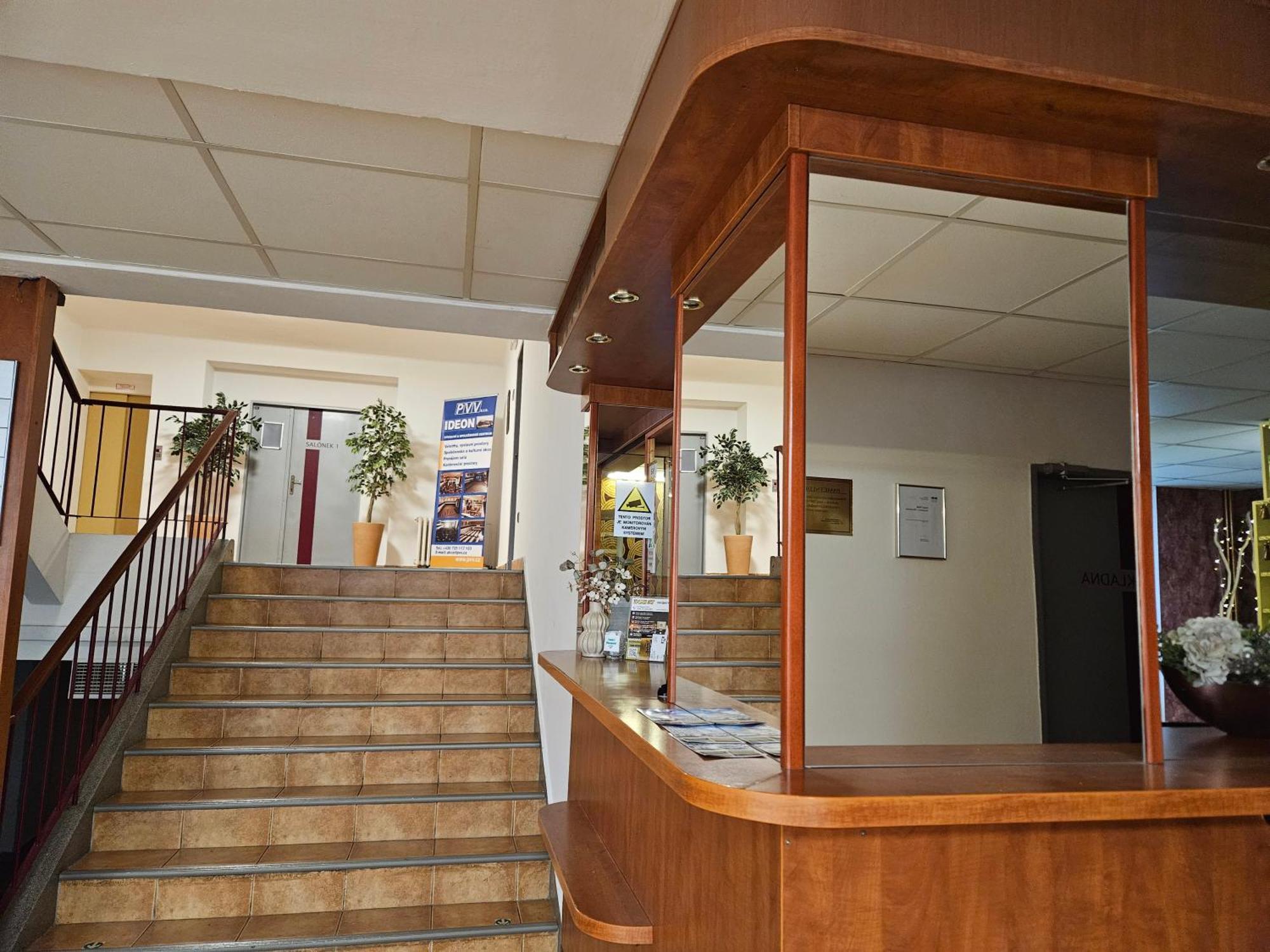 Hotel Trim Pardubice Exterior foto