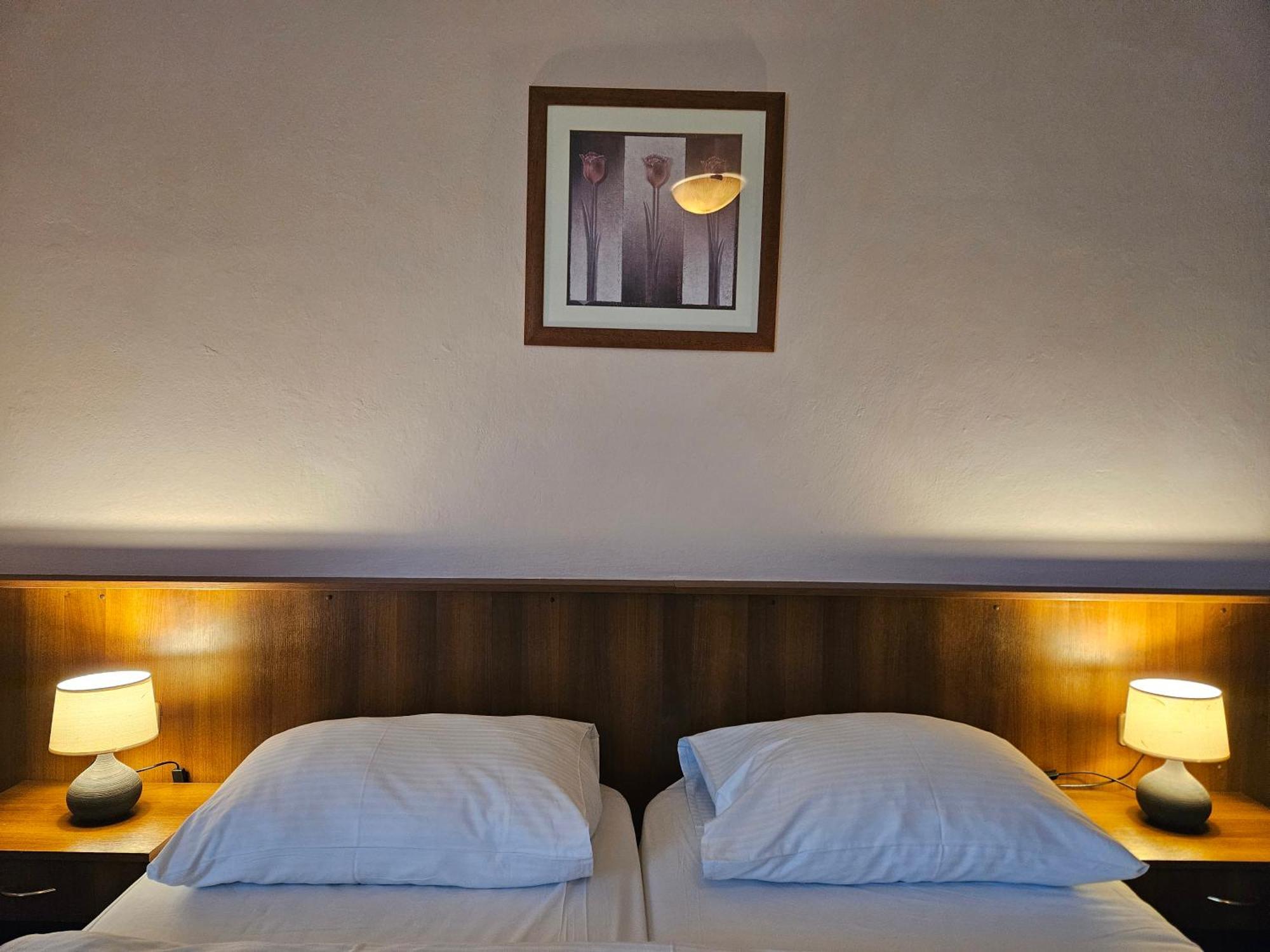 Hotel Trim Pardubice Exterior foto